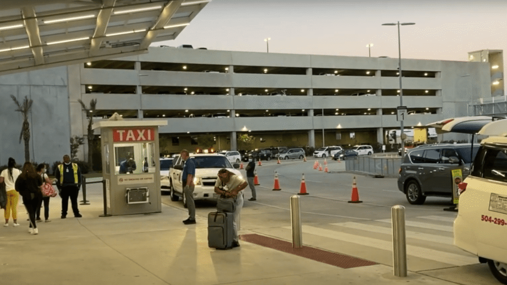 New Orleans French Quarter Hotels with Airport Shuttle Taxi Service